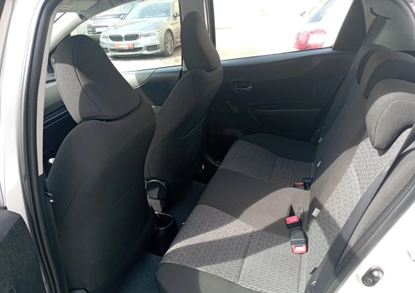 Toyota Yaris cena 29900 przebieg: 133000, rok produkcji 2013 z Kruszwica małe 154